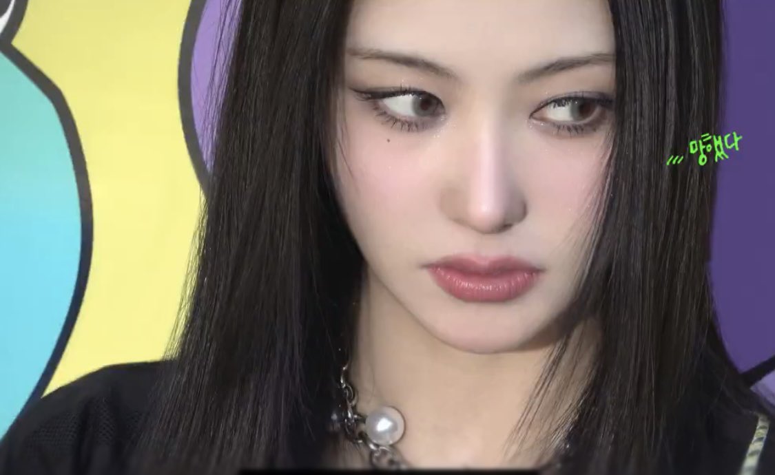 Mydeareest's tweet image. 삼백안 개잘보임 이본님 그냥 느끼자……

#UNCHILD #언차일드 #EVON #이본