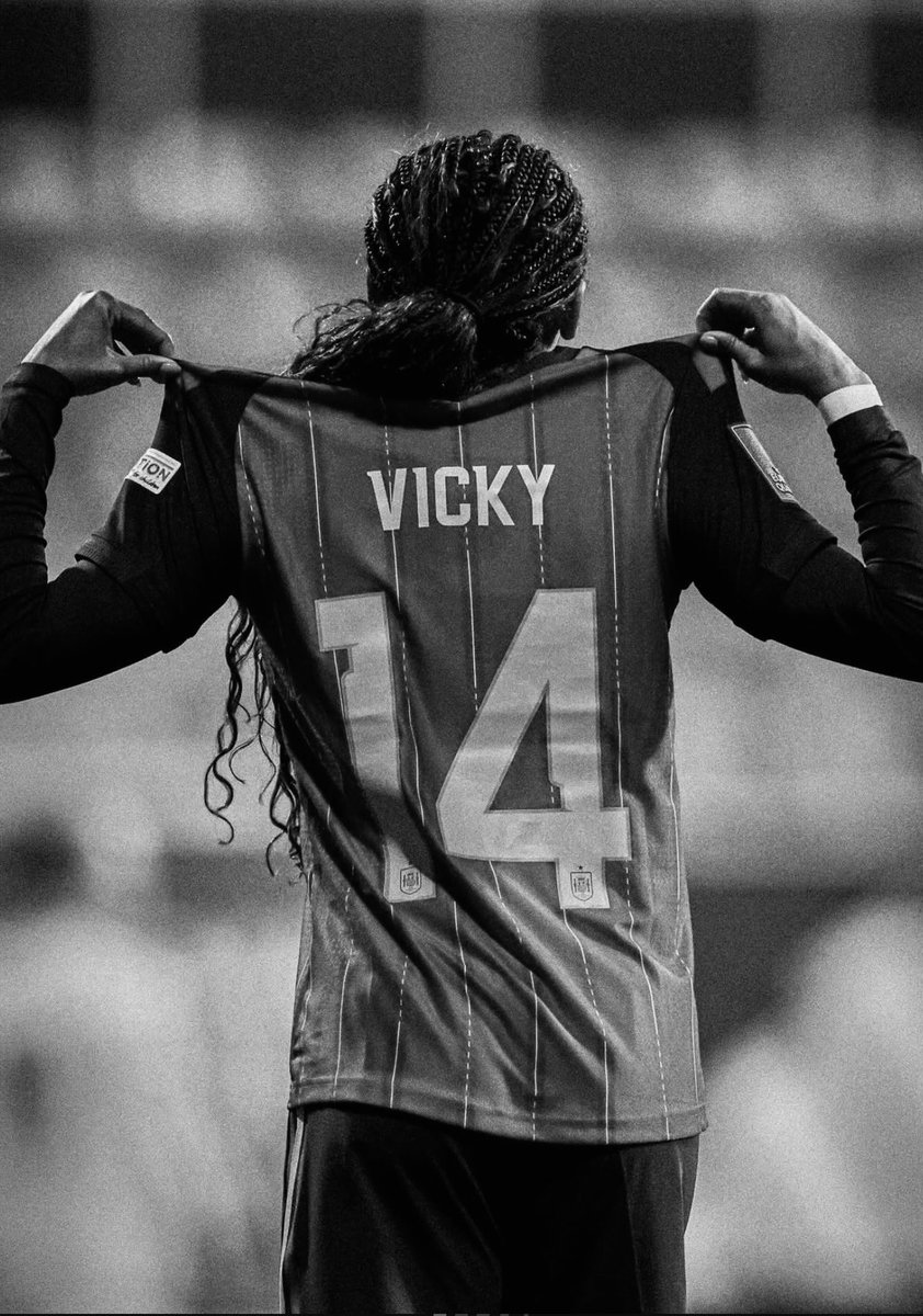 𝒱 ❥ tweet media