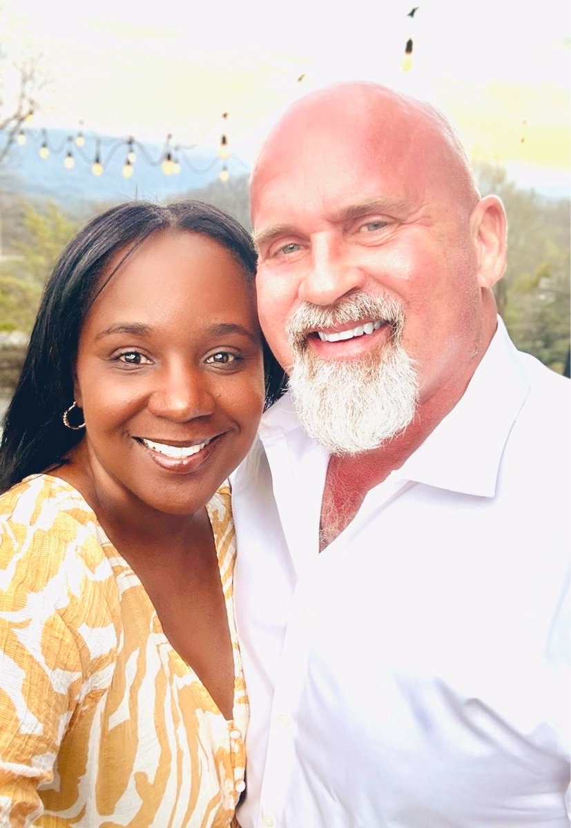 Christal L. Graves 💍 tweet media