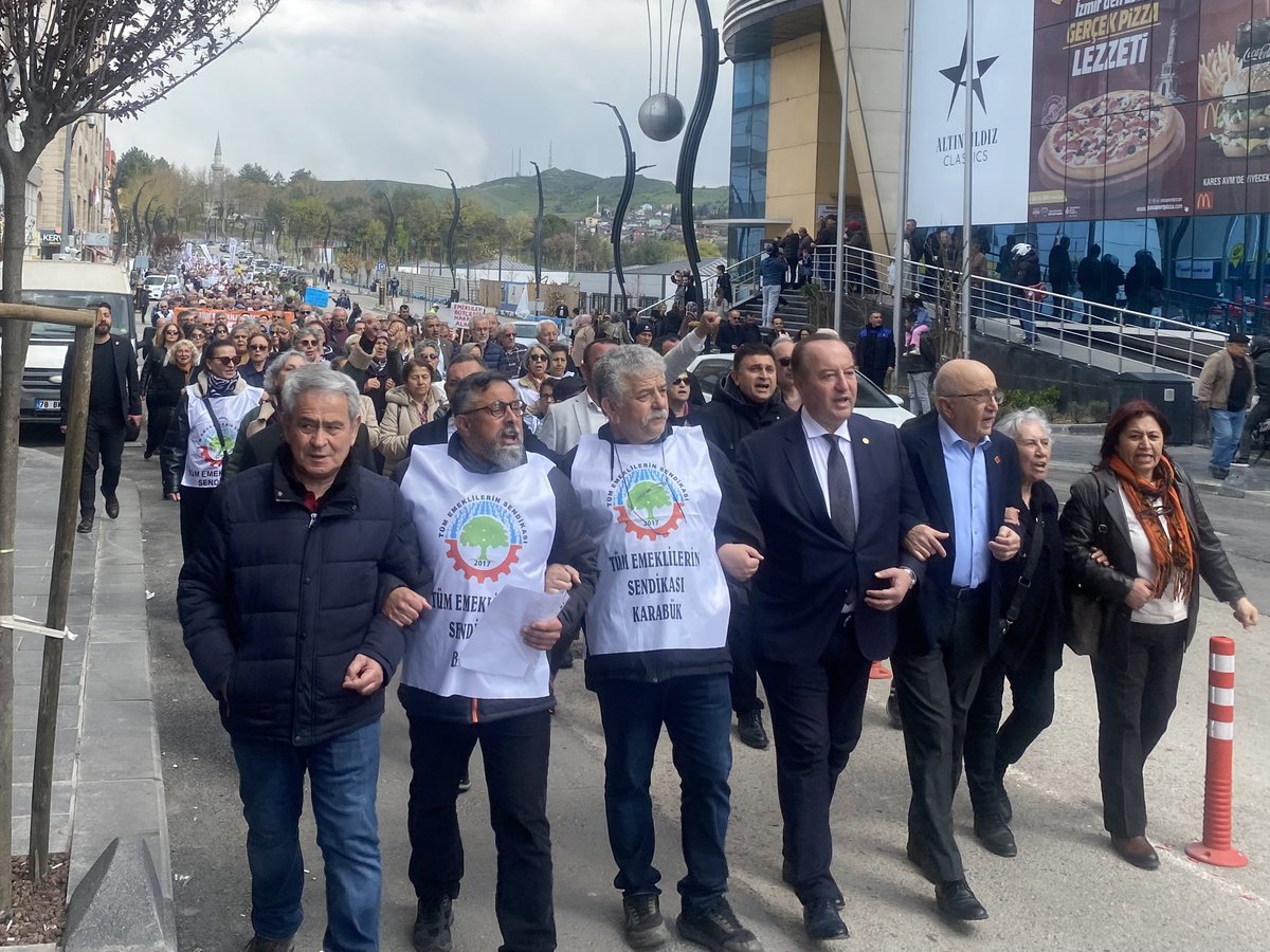 Cevdet Akay tweet media