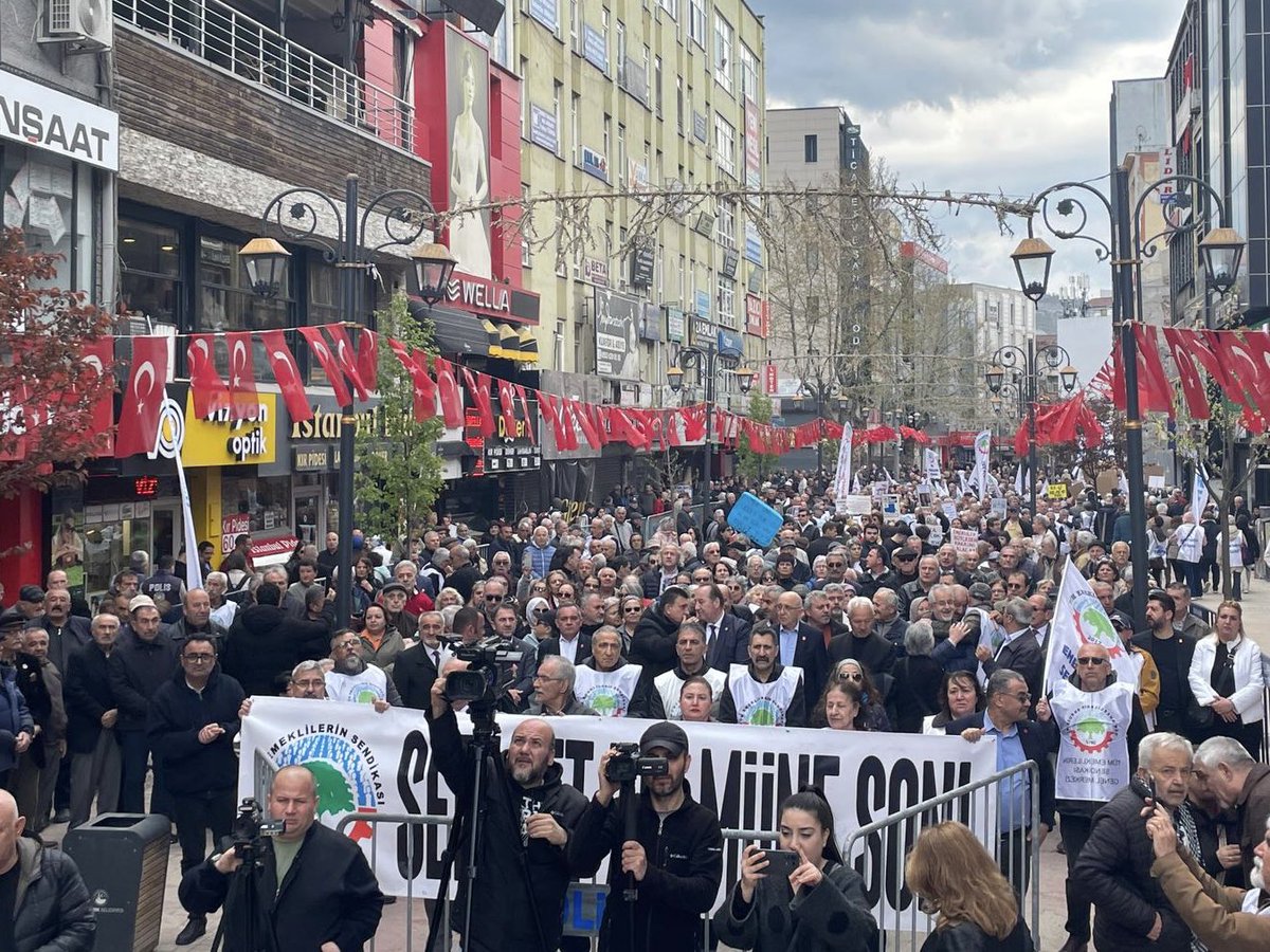 Cevdet Akay tweet media