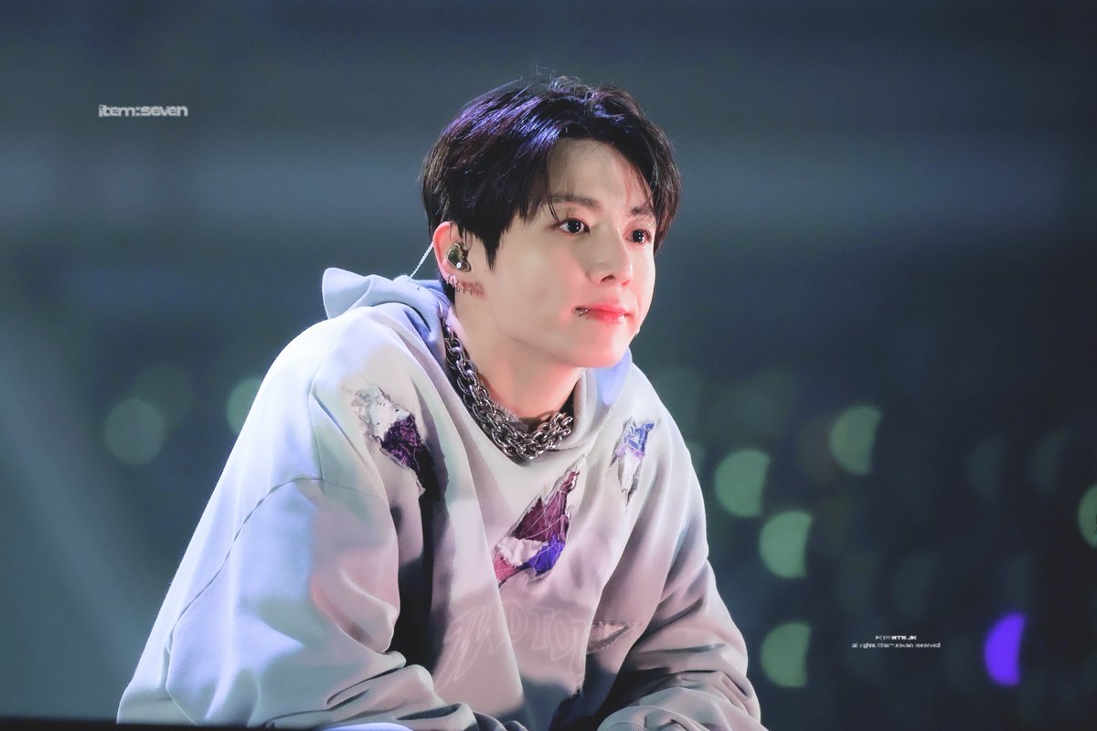 ItemsevenJK tweet media