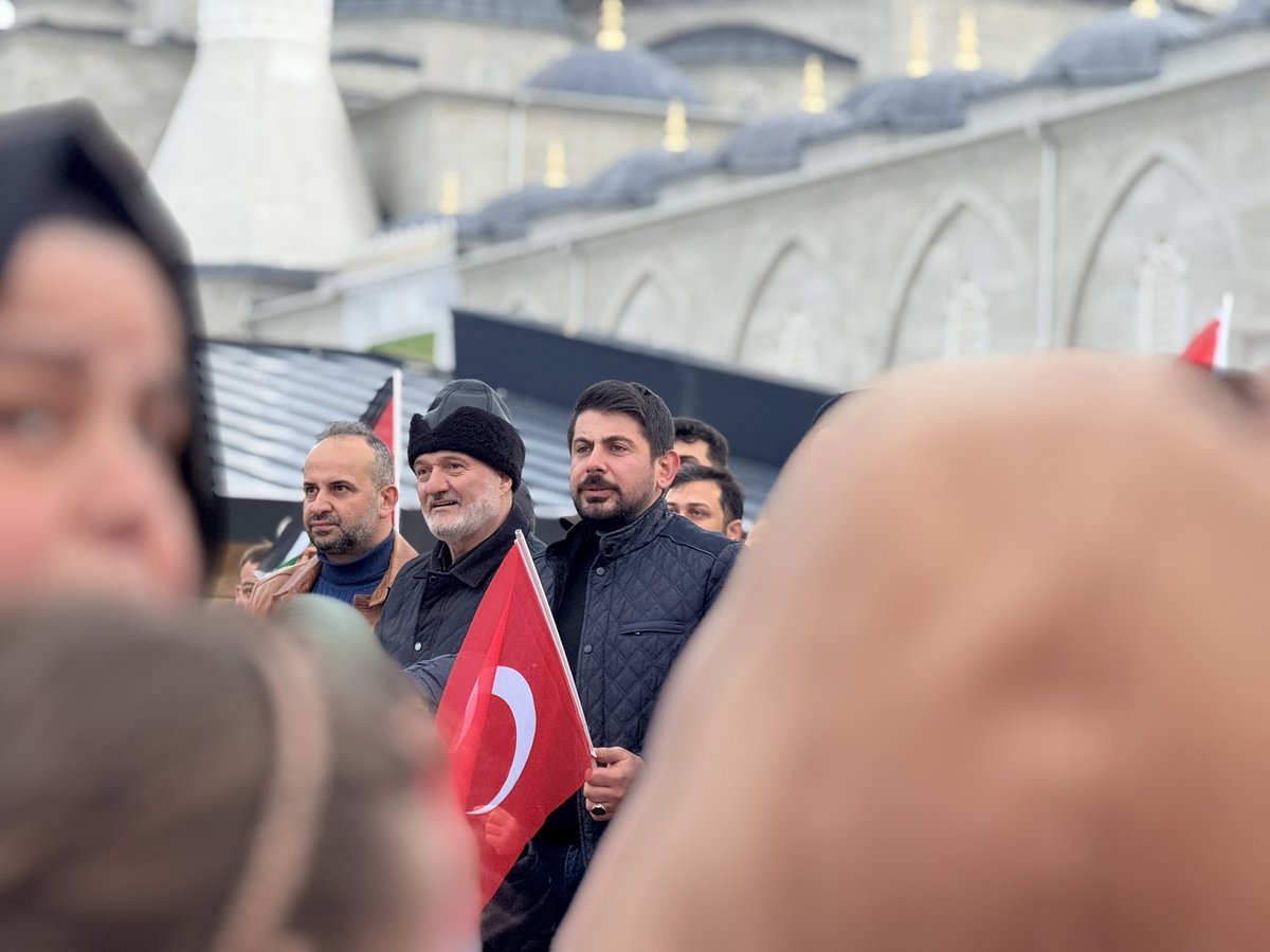Filistin’de yaşanan zulme dikkat çekmek ve Mescid-i Aksa’nın sesi olmak adına düzenlenen “Filistin İçin Özgürlük Konvoyu” programına yönetim kurulumuz ile birlikte katılım sağladık.

Program kapsamında gerçekleştirilen basın açıklamasının ardından, Filistin halkının haklı