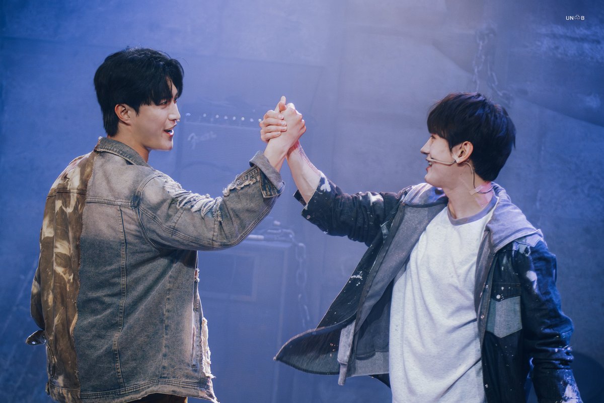 260410밤
뮤지컬 #펑크 스페셜커튼콜
[M04. 너와 함께라면]

레오 役 #김서환
잭 役 #김방언