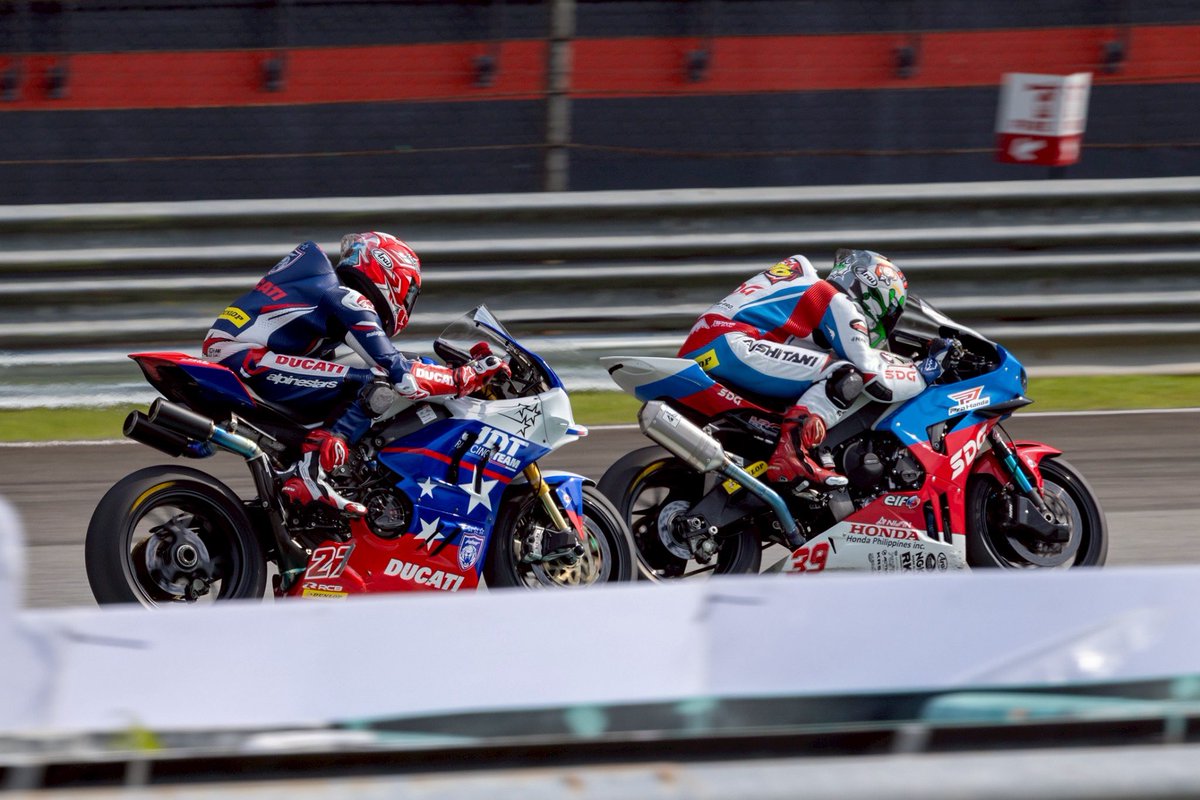 keito_abe01's tweet photo. Asia road race championship rd.1
in Malaysia🇲🇾
⁡
race2→p2
⁡
It was a strict battle🥵
We still need to improve for next round🫵
⁡
 #sdg  #harcpro  #arrc  #asb1000 #sfb  #mcd  #首都高バトル  #gcomfort  #Araihelmet  #kushitani  #SDGfamily https://t.co/eMuCjEAPnO