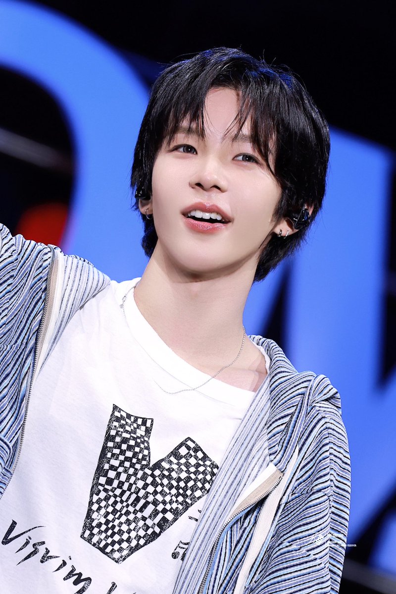 ᴊᴜɴᴇ. tweet media