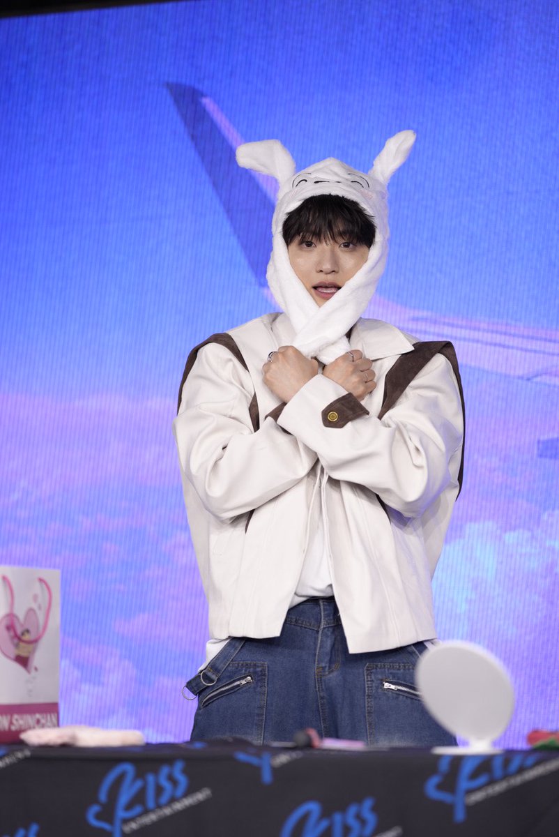 yukachu1128_'s tweet photo. 260412 KISS Ent.
팬 사인회 pre.

I'm not alone♬.*ﾟReleaseEvent

#혁진 #HyukJin  #FAVE1
#Imnotalone 
@100per_hyukjin https://t.co/Km9348wLHH