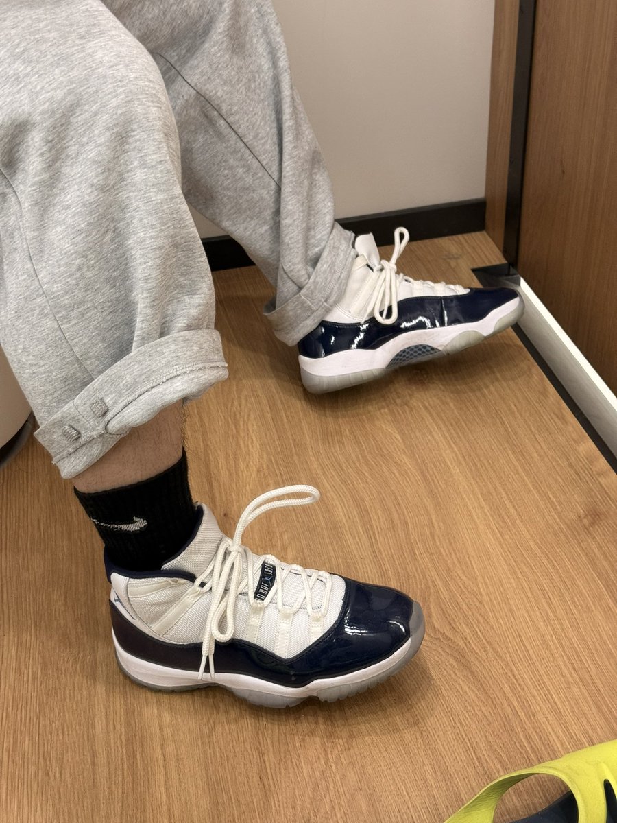 sneakerbear tweet media