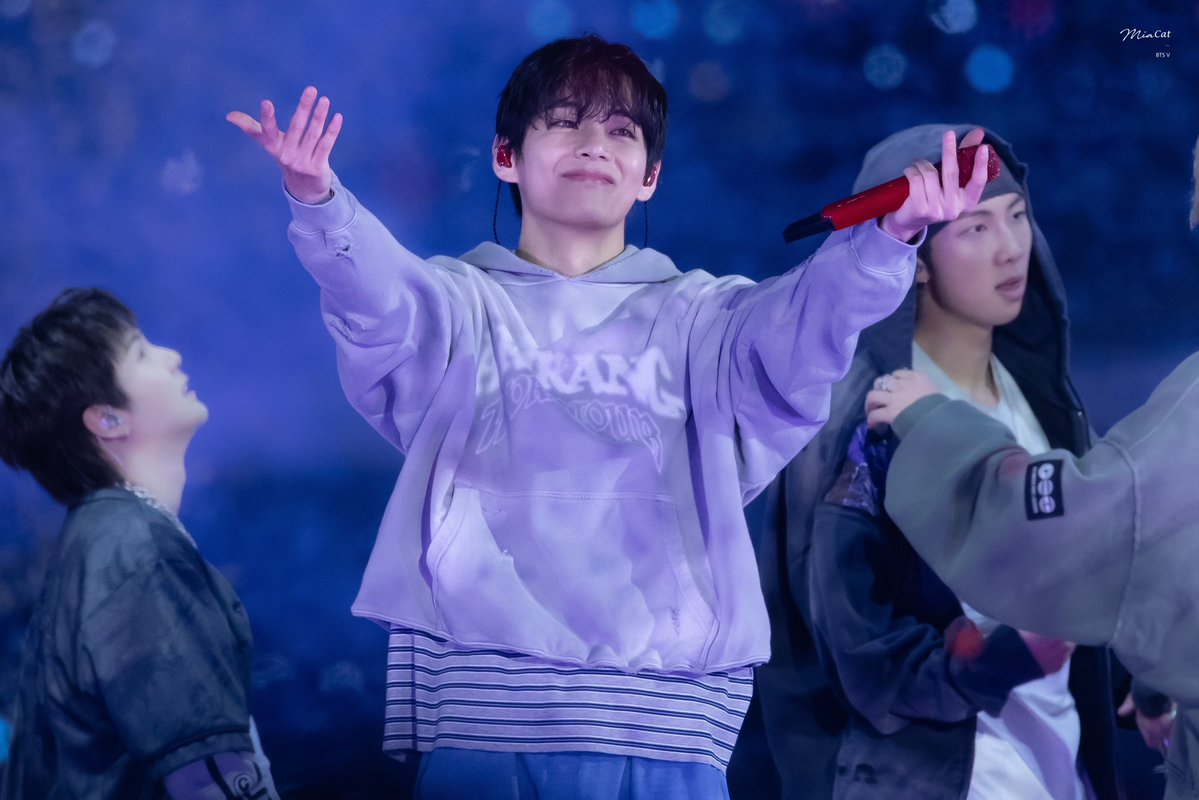 HD) 260412 #BTS WORLD TOUR ARIRANG 고양 Day3 
💜💜💜

#태형 #태태 #김태형 #뷔 #방탄소년단
<a href="/BTS_twt/">방탄소년단</a>