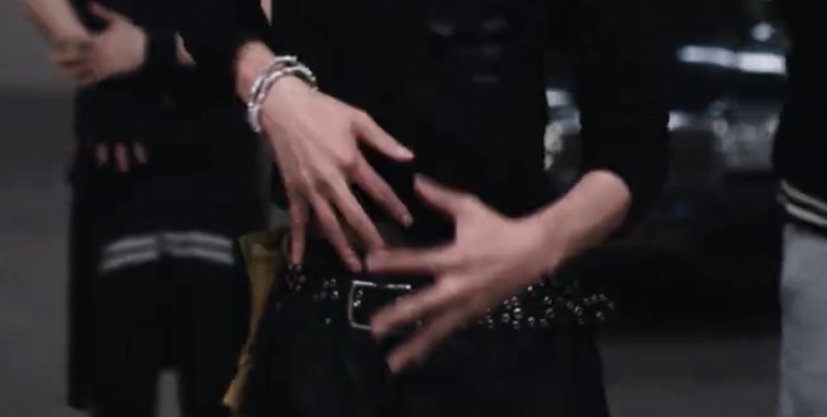 ᶻ 𝘇 𐰁 tweet media