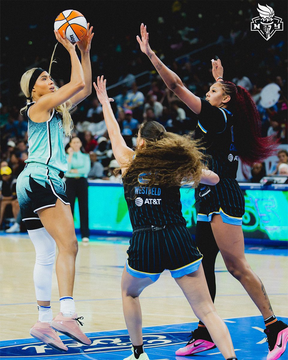 nyliberty's tweet photo. 👑 https://t.co/dBbijoAxRS