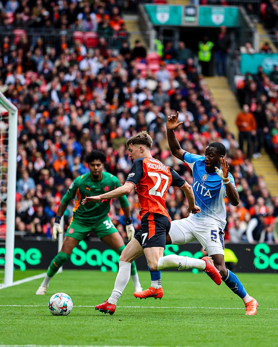 Luton Town FC tweet media