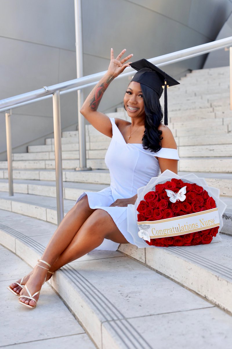 ciarajayyyy's tweet image. Quietly became her, Nurse C.🎓🩷
#classof2026