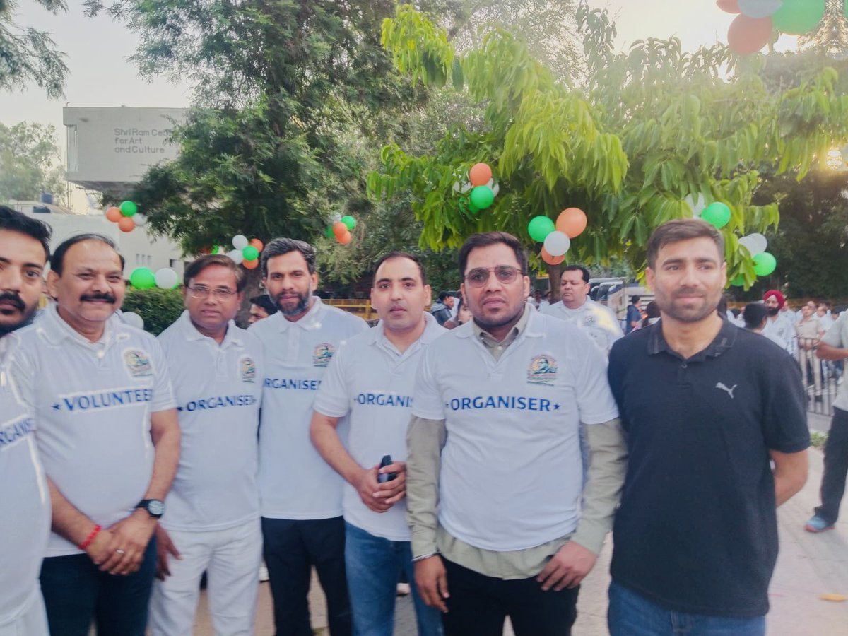 kumarsurender's tweet photo. नई दिल्ली स्थित मंडी हाऊस से आज के सफल मैराथन के आयोजन का शुभारंभ न्याय योद्धा @RahulGandhi जी ने किया. 

आज के “रन फॉर कंस्टीट्यूशन रन फॉर अम्बेडकर” मैराथन के सफल आयोजन के लिए कांग्रेस अनुसूचित जाति विभाग चेयरमैन @AdvRajendraPal जी के नेतृत्व में काम कर रही अनुसूचित जाति विभाग और ओबीसी कांग्रेस की सांझी आयोजन कमेटी में शामिल हमारे सभी साथियों की टीम के को बधाई.

कांग्रेस एससी विभाग द्वारा किए गए इस सफल आयोजन में ओबीसी कांग्रेस चेयरमैन मिशनमैन @DrJaihind जी के दिशानिर्देशों अनुसार ओबीसी कांग्रेस के नेताओं और अन्य साथियों की भागीदारी भी अहम रही .

आने वाले समय में भाजपा की संविधान विरोधी सोच से देश के दलित , पिछड़े , आदिवासी , अल्पसंख्यक, ग़रीब और शोषित वर्ग के लोग मिलकर लड़ेंगे.

जय भीम जय संविधान जय कांग्रेस !

#RunforambedkarRunforconstitution