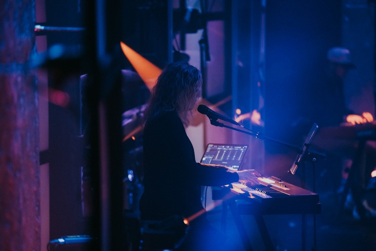 // Shout Jesus from the mountains
Jesus in the streets
Jesus in the darkness, over every enemy
Jesus for my family
I speak the holy name
Jesus //
_________
Livestream: crosspointeada.com/watch-live | Facebook Live | YouTube