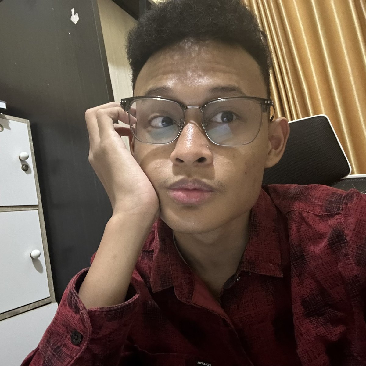 Kai🦥💨 FISIP Unair 26 ⁉️🙇 tweet media