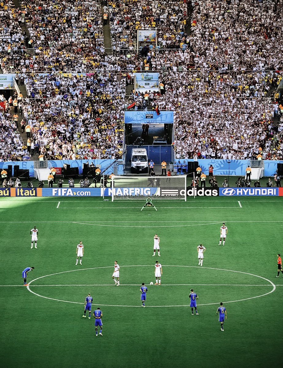 Messismo10's tweet photo. La foto que compartió @FIFAWorldCup 💔🥺 https://t.co/miiL8mZINF