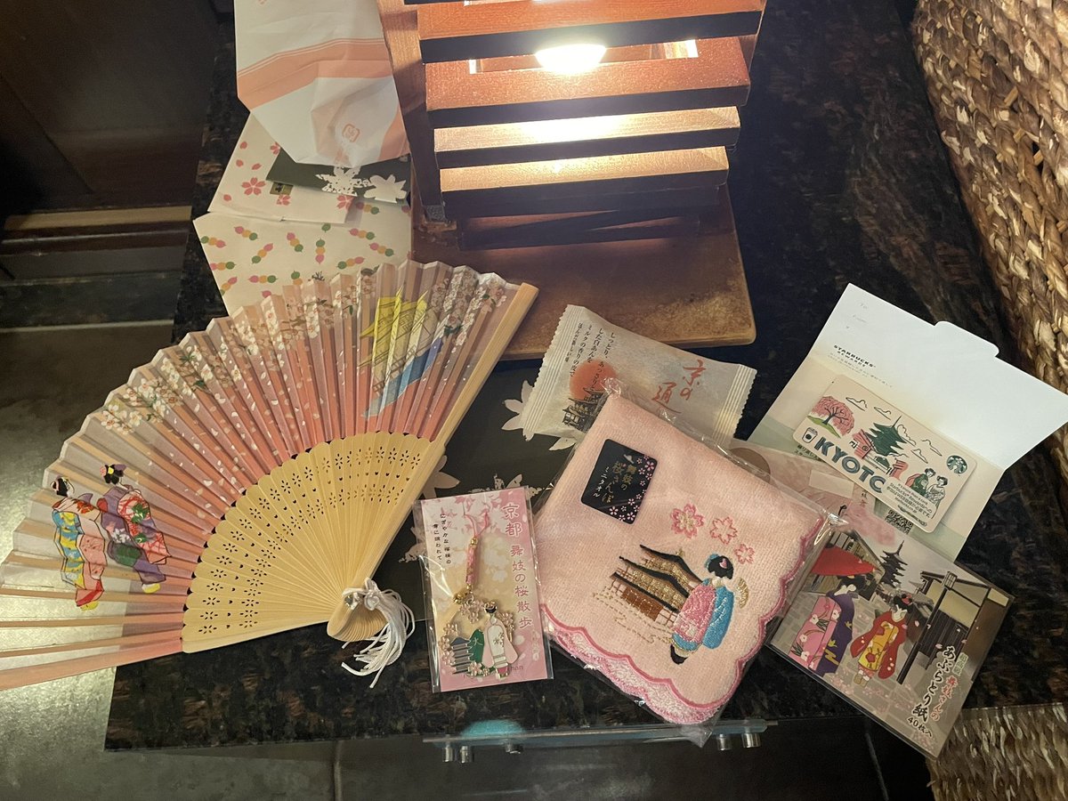 あしながおねいさん tweet media