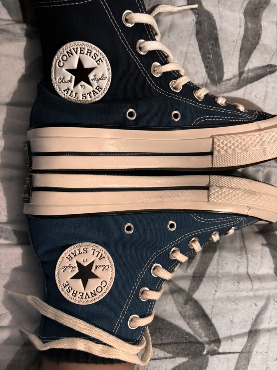 dead and liva tweet media