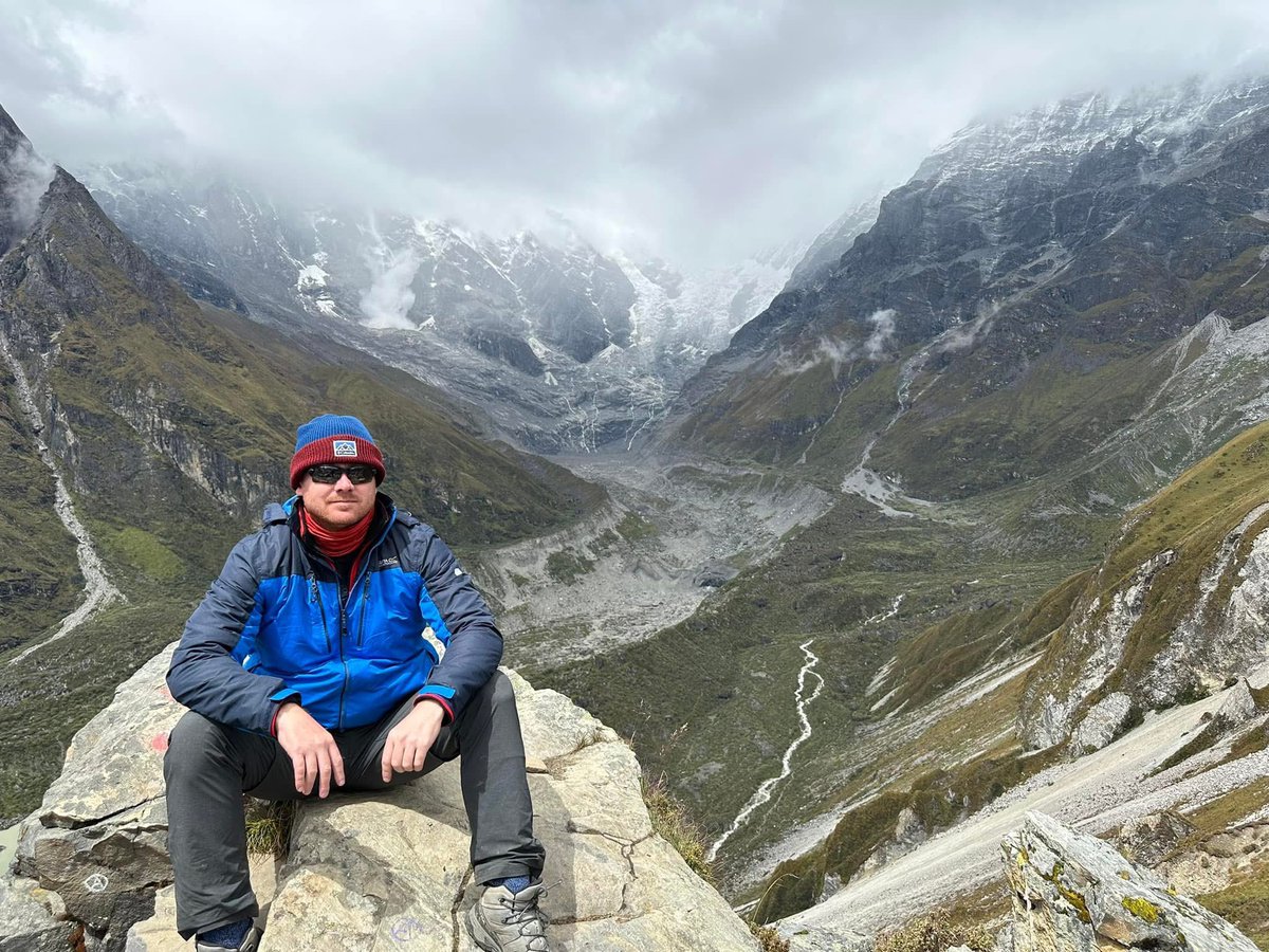 CraigGraye's tweet photo. Feeling on top of the world 🌍 
#himalayas #nepal #hiking #travel #adventure https://t.co/ZntRCWKqpW