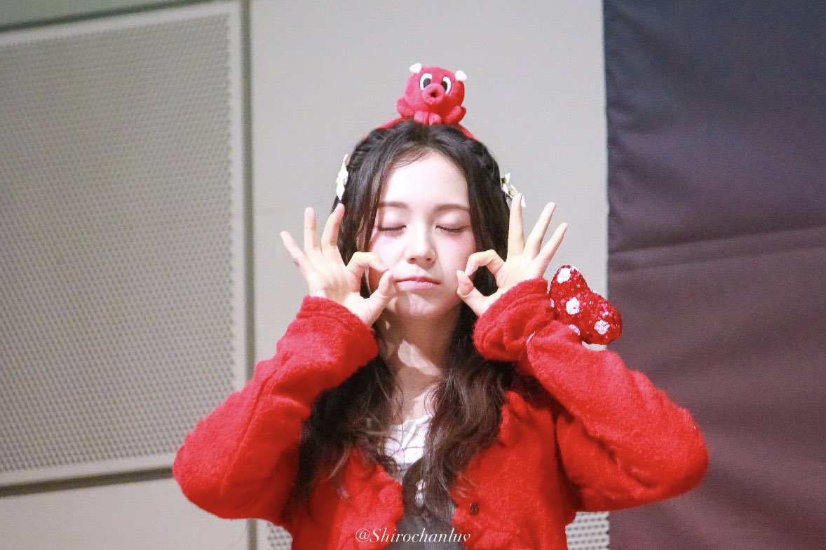 𝑚𝑜𝑚𝑜 tweet media