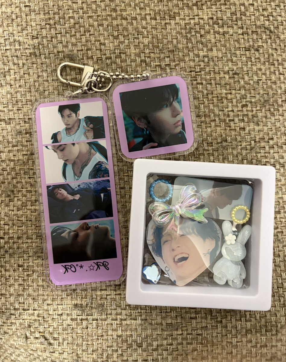 土曜日にいつものアミ友ちゃんとライビュへ〜
大好きな彼らの歌を聴き
パフォーマンスを見れて幸せ💜
7人揃ったステージはやっぱり最高✨
アミ友ちゃんから素敵なグクの
誕生日プレゼントも🥰
大切に飾らせてもらいます😍
ありがとう💕💕💕