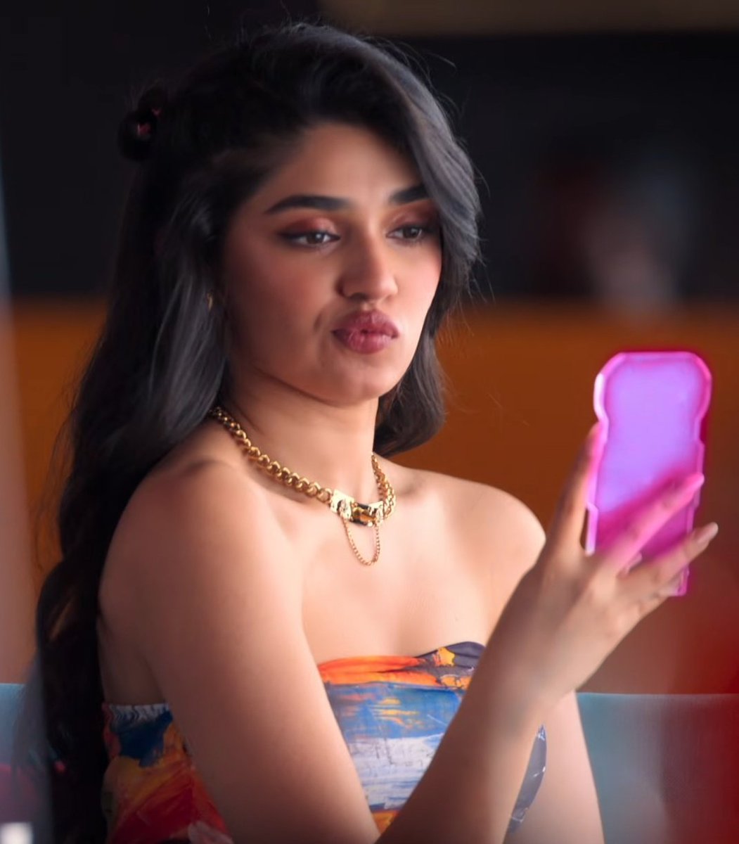 GetsCinema's tweet image. #LIK - BOOKINGS GOING GREAT ON SUNDAY - Both in #Telugu and Tamil States.