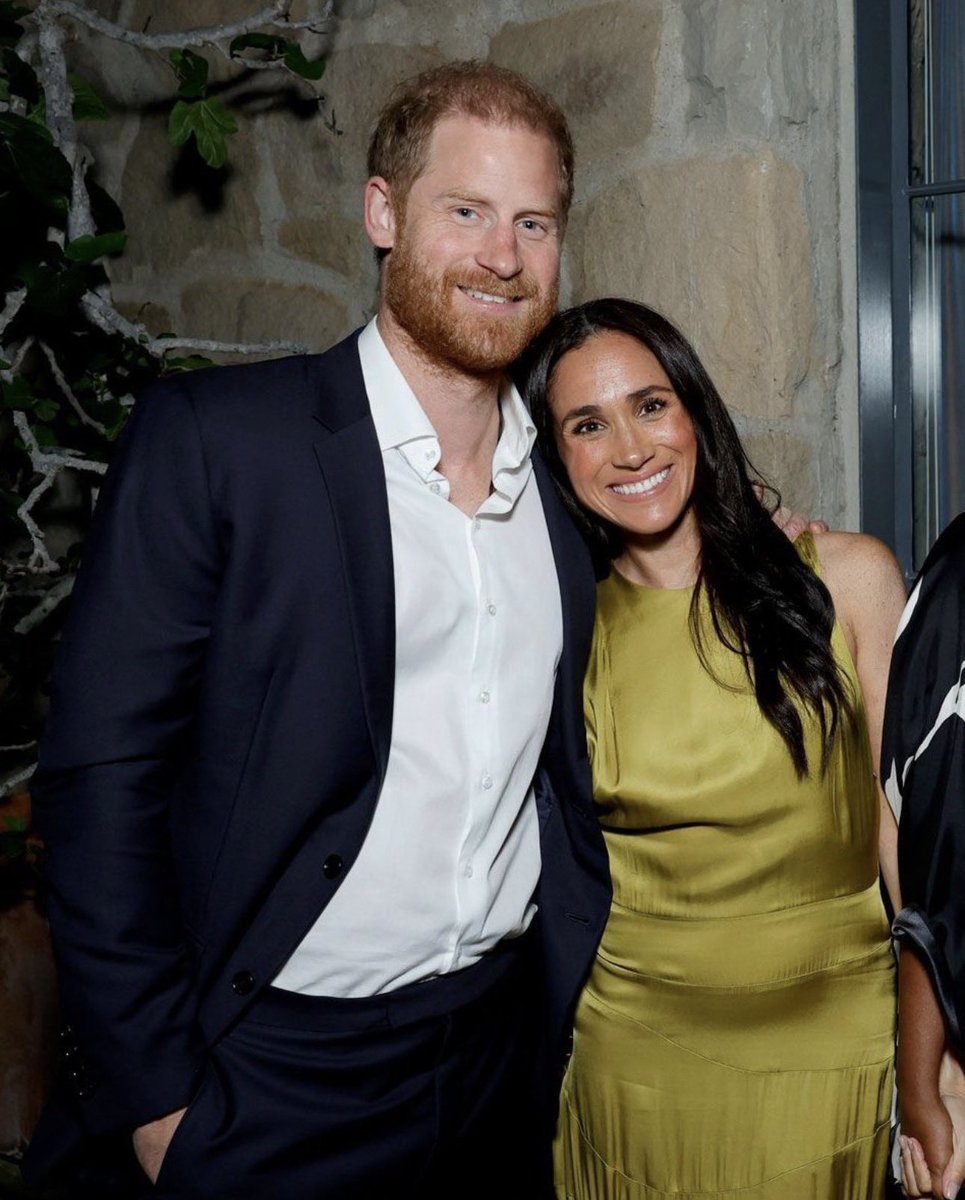 meghandailyofficial tweet media