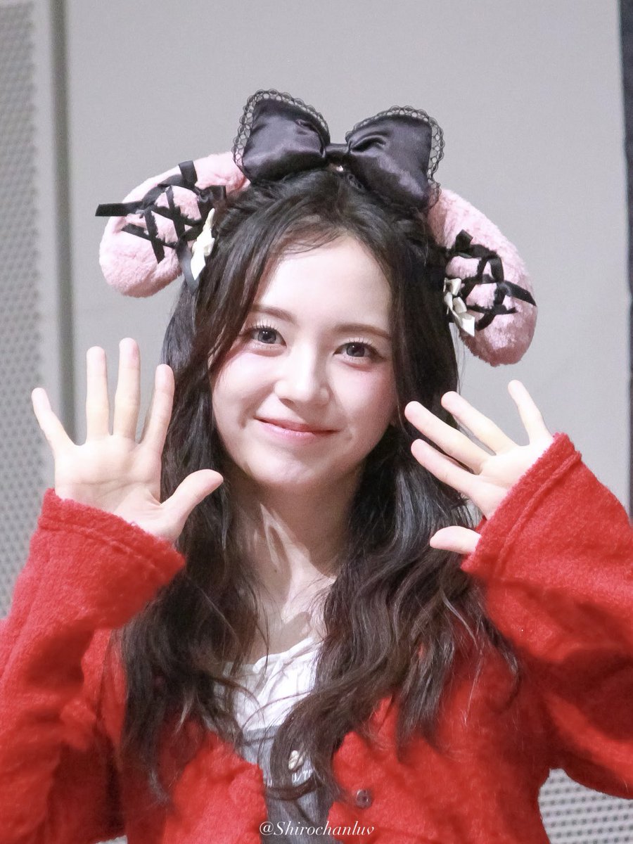 𝑚𝑜𝑚𝑜 tweet media