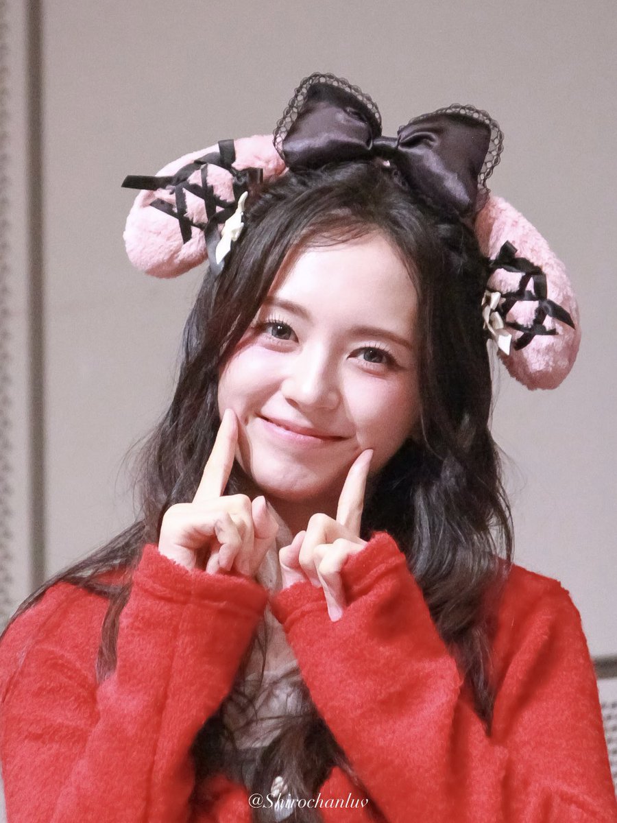 𝑚𝑜𝑚𝑜 tweet media