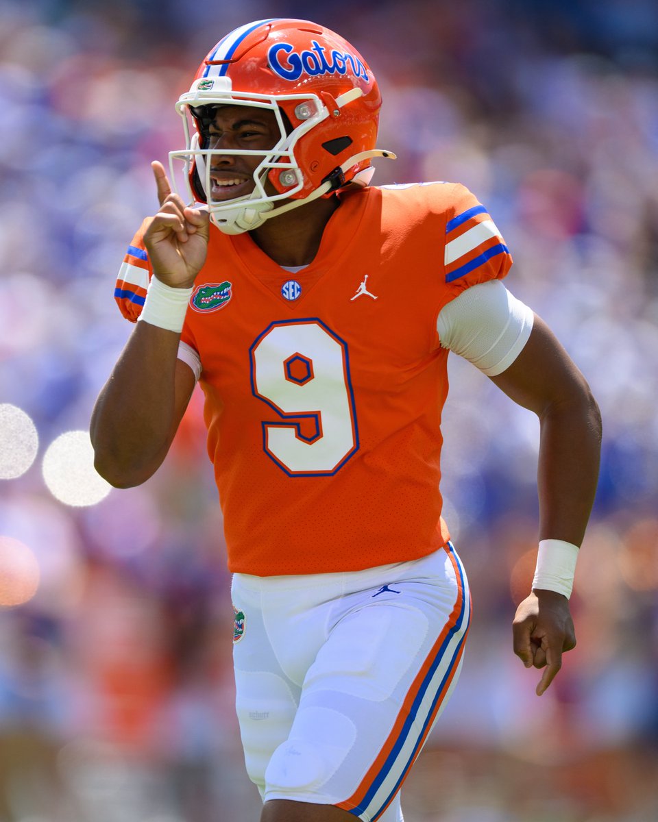 noah_lantor's tweet photo. Florida football held their annual Orange &amp; Blue Game, Saturday, April 11, 2026, at Ben Hill Griffin Stadium in Gainesville, Fla. The game was attended by 47,100 fans. 

📸 for @TheAlligator &amp; @alligatorSports https://t.co/lh6cBXxmAn