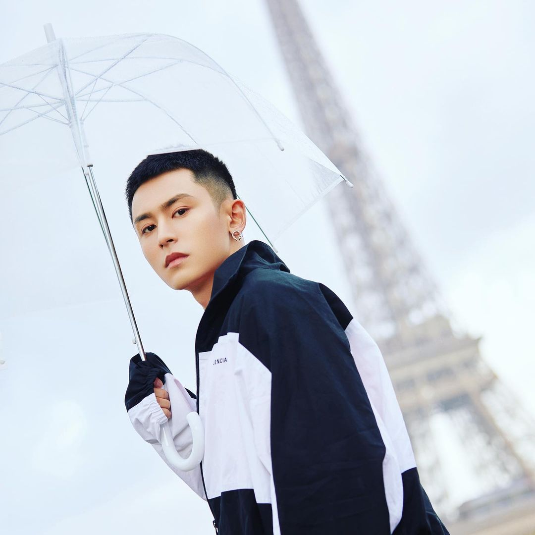 KageHikaru's tweet photo. #TheRealZhangZhehan daily themes
ZH &amp; umbrellas ☂️💙
#ZhangZhehan #张哲瀚

theme calendar: https://t.co/XF0NV3SNaS https://t.co/wntAiAjDMY