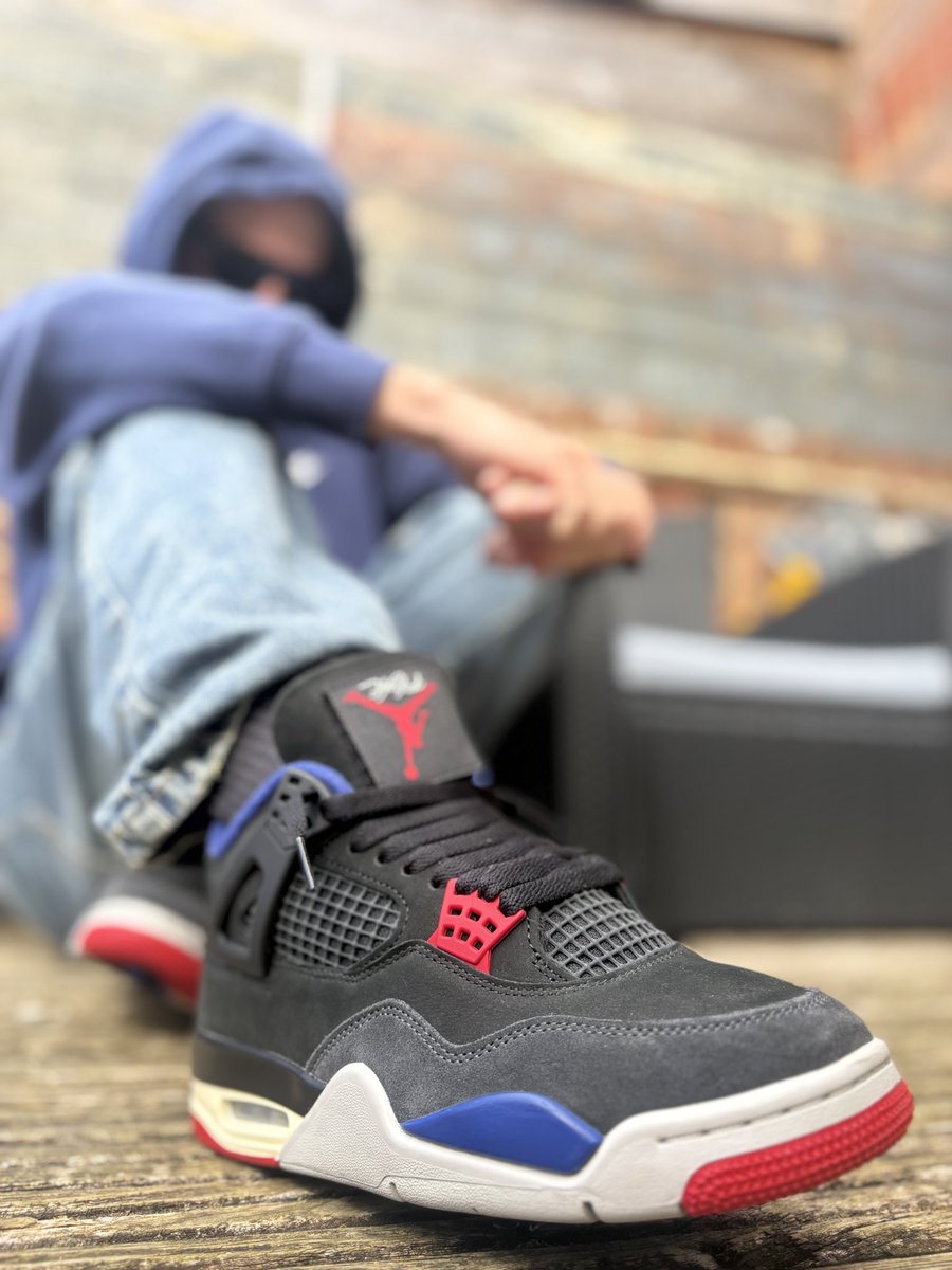 ryanskicks1's tweet image. #KOTD JORDAN 4 RARE AIR Not many words today these FIYAAAAH! 🔥🔥🔥