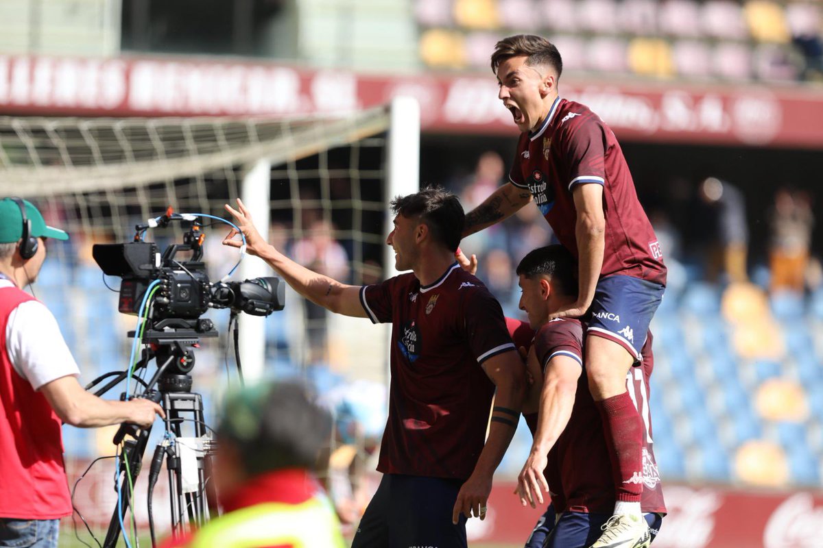 Pontevedra CF 🦴 tweet media