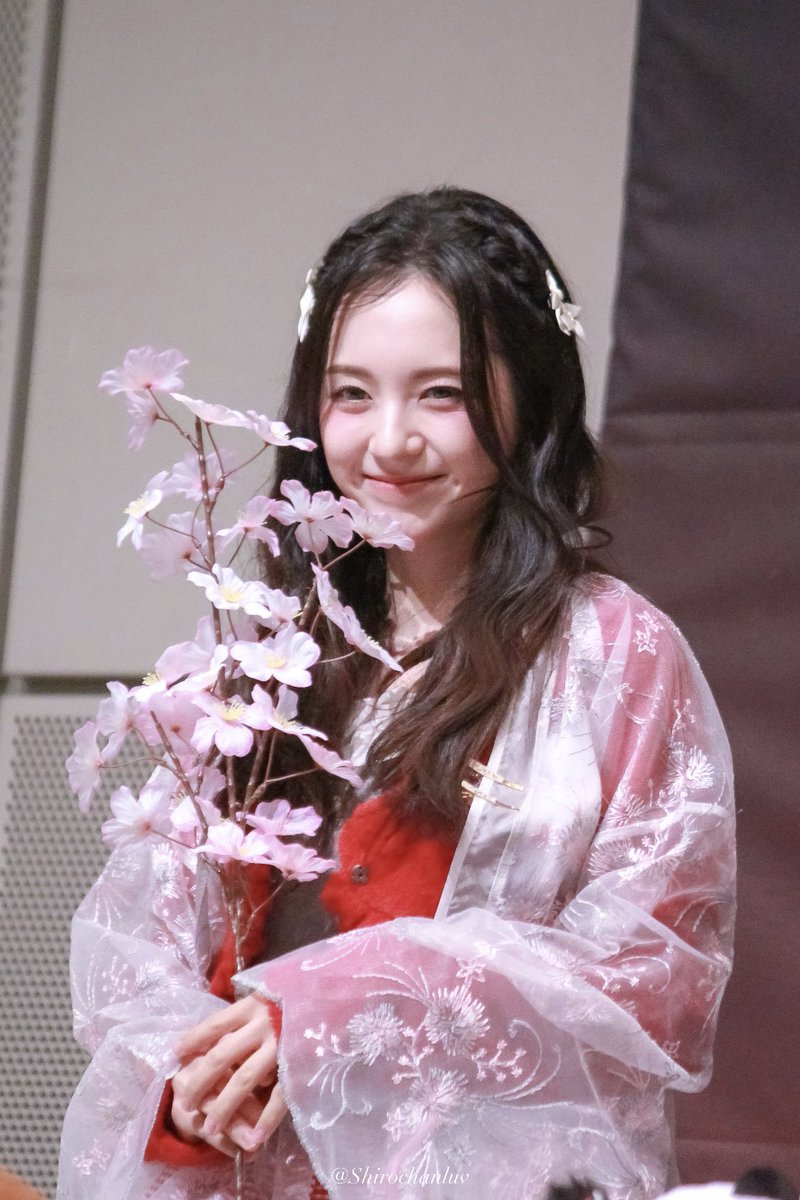 𝑚𝑜𝑚𝑜 tweet media