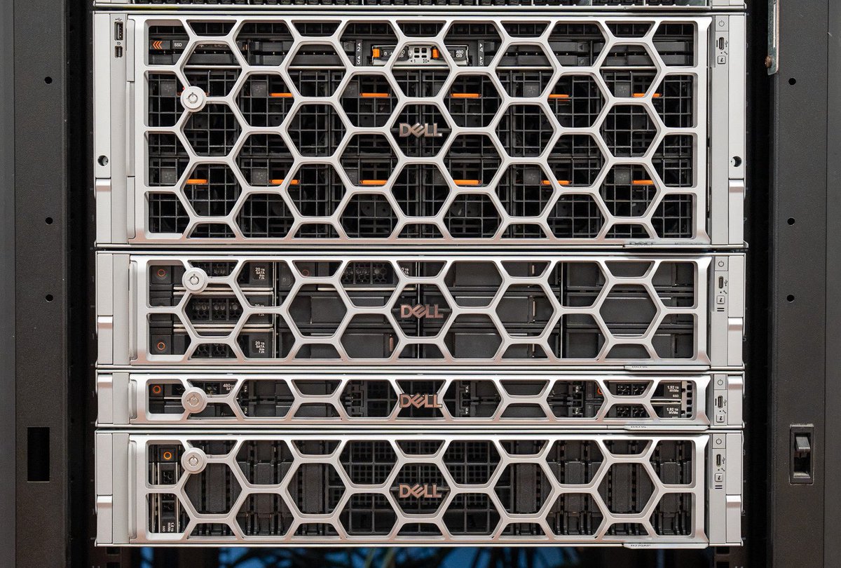 storagereview's tweet image. Beauty shot of a mixture of PowerEdge in our lab. #servers #dell #datacenter