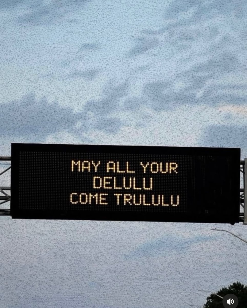 Mini Archillect tweet media