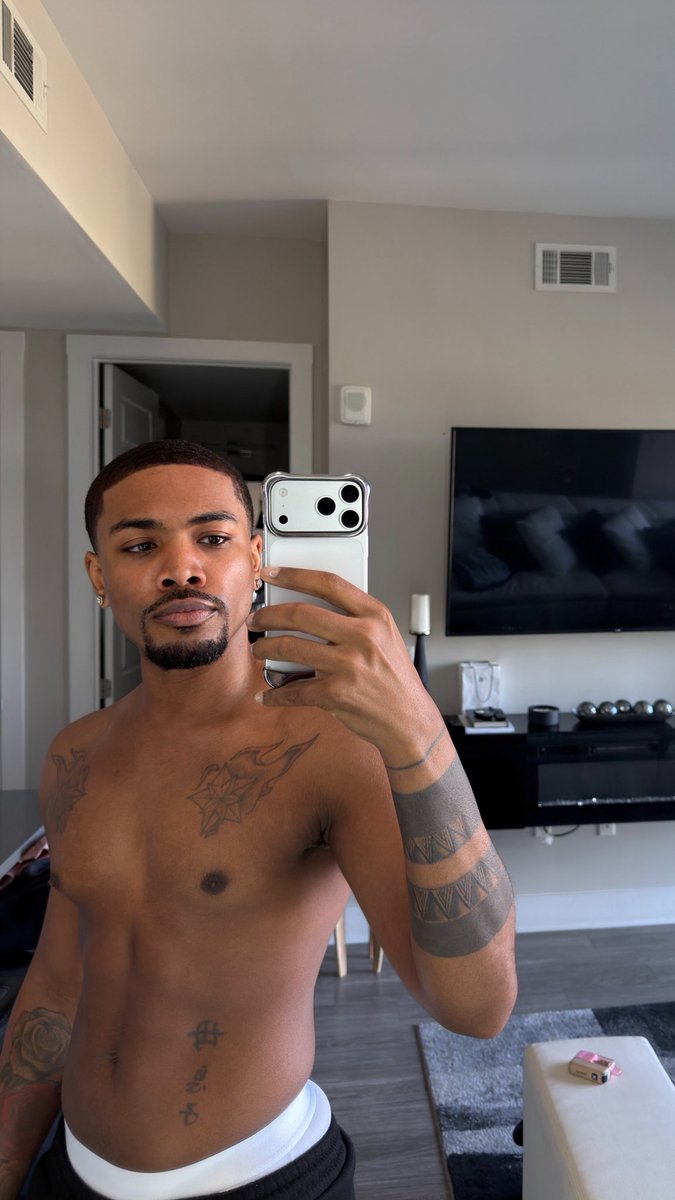 IG - chuckiie.w tweet media