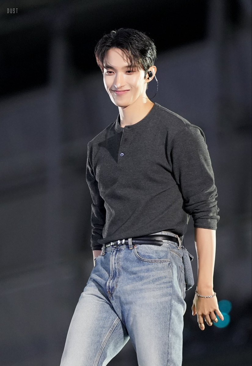 🌻 for rockstar dokyeom tweet media