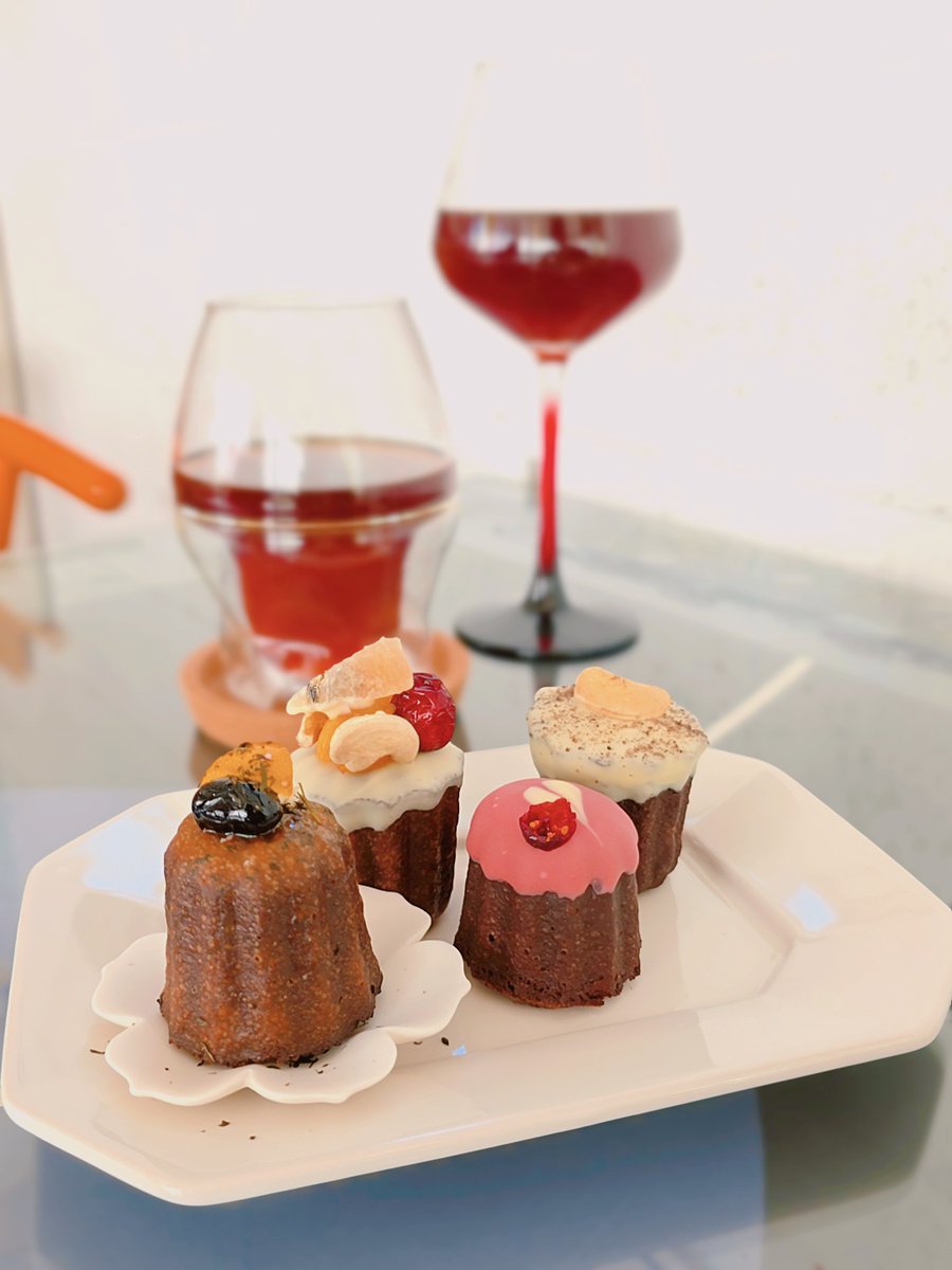 Rui_APEX99's tweet image. おはるいー☀
今週もよろしくね😊
ゆるっと頑張ろ～🦥🌺

お休みにカヌレを
食べに行ってきたよ🧁✨
見た目が可愛いいし
外カリ中しっとりな食感も
全部最高でした😋✨

#カフェ 
#初リプ・初絡み・時差リプ大歓迎