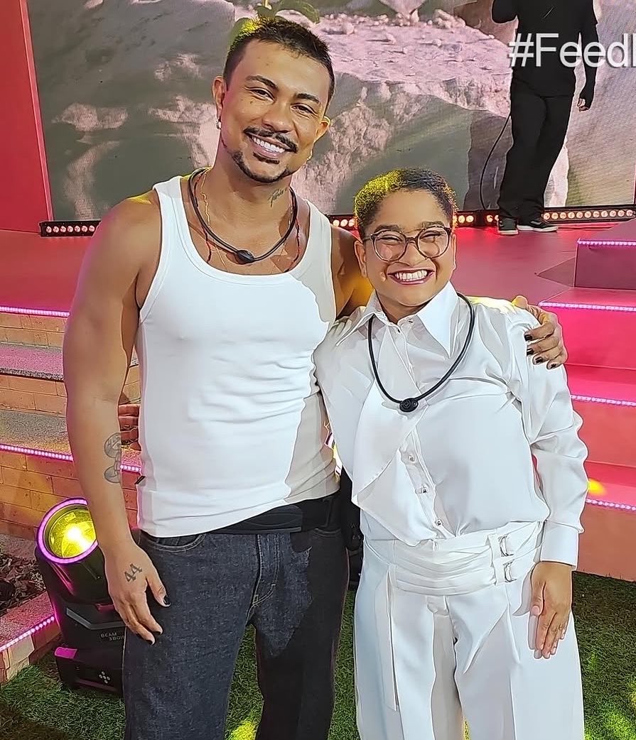 A falta de profissionalismo desse povo é absurda. O cara nem fez questão de disfarçar qual era o grupo preferido e qual era o “cancelado”. A expressão dele já entregava tudo… até nas fotos. #BBB26