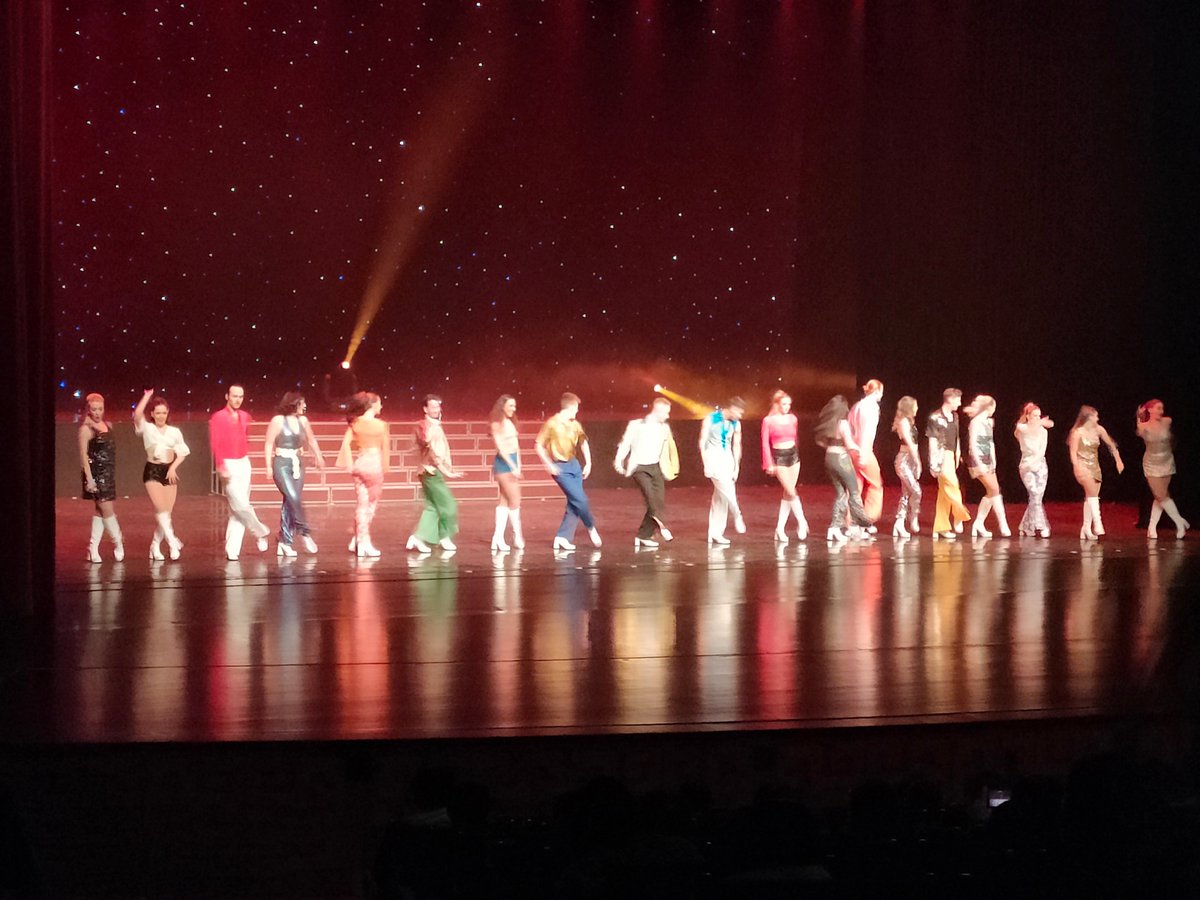 A0935725930A's tweet image. Tonight’s show was pure magic! The cast blew me away—energy, vocals, every moment sparkled. Grateful for this unforgettable night. Who’s joining next time  #TheaterMagic #LivePerformance