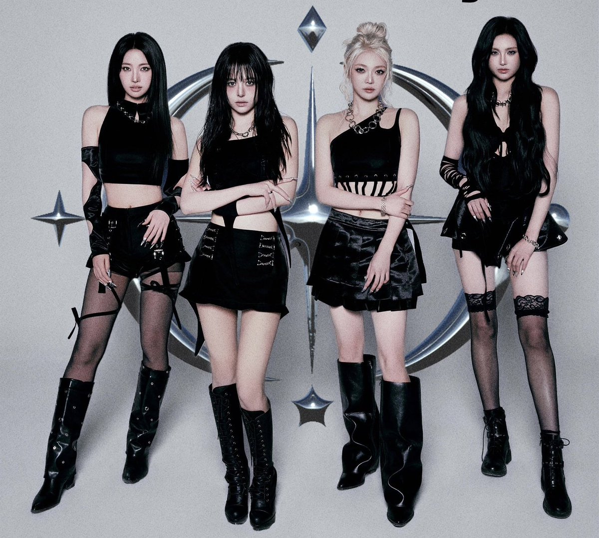 FGlowsting's tweet image. #EVERGLOW's #CODE debuts at #94 on Circle's Monthly Album Sales Chart, with 6K copies sold.