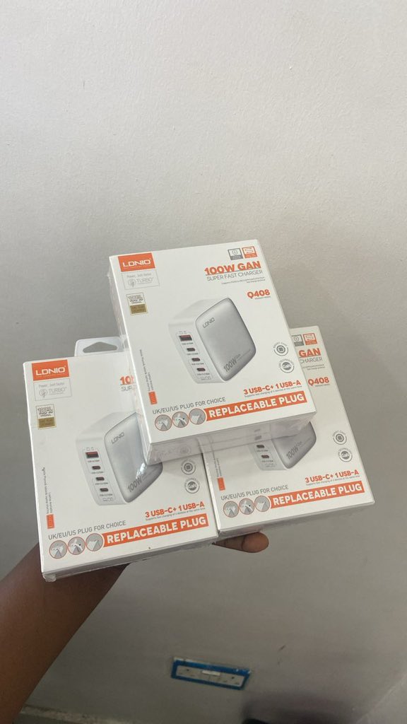Val Gadgets tweet media