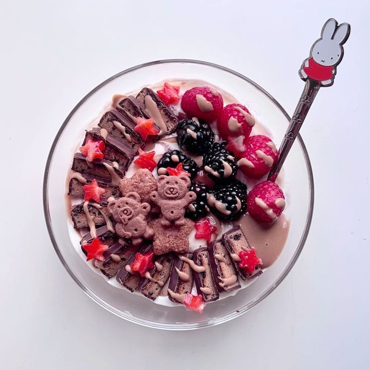 ana ᕱ⑅ᕱ tweet media