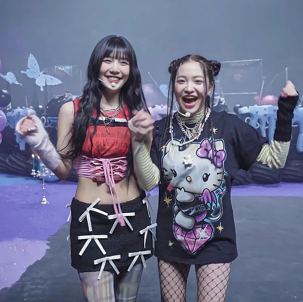 yerispic's tweet image. my girls 💚💜

#JOY #조이 #KIMYERIM #김예림  #REDVELVET #레드벨벳