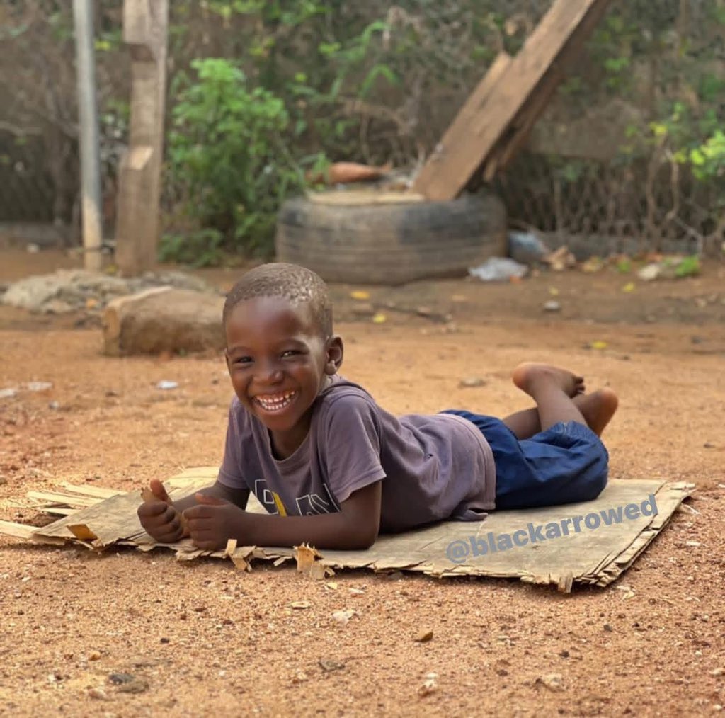 Black Arrow tweet media