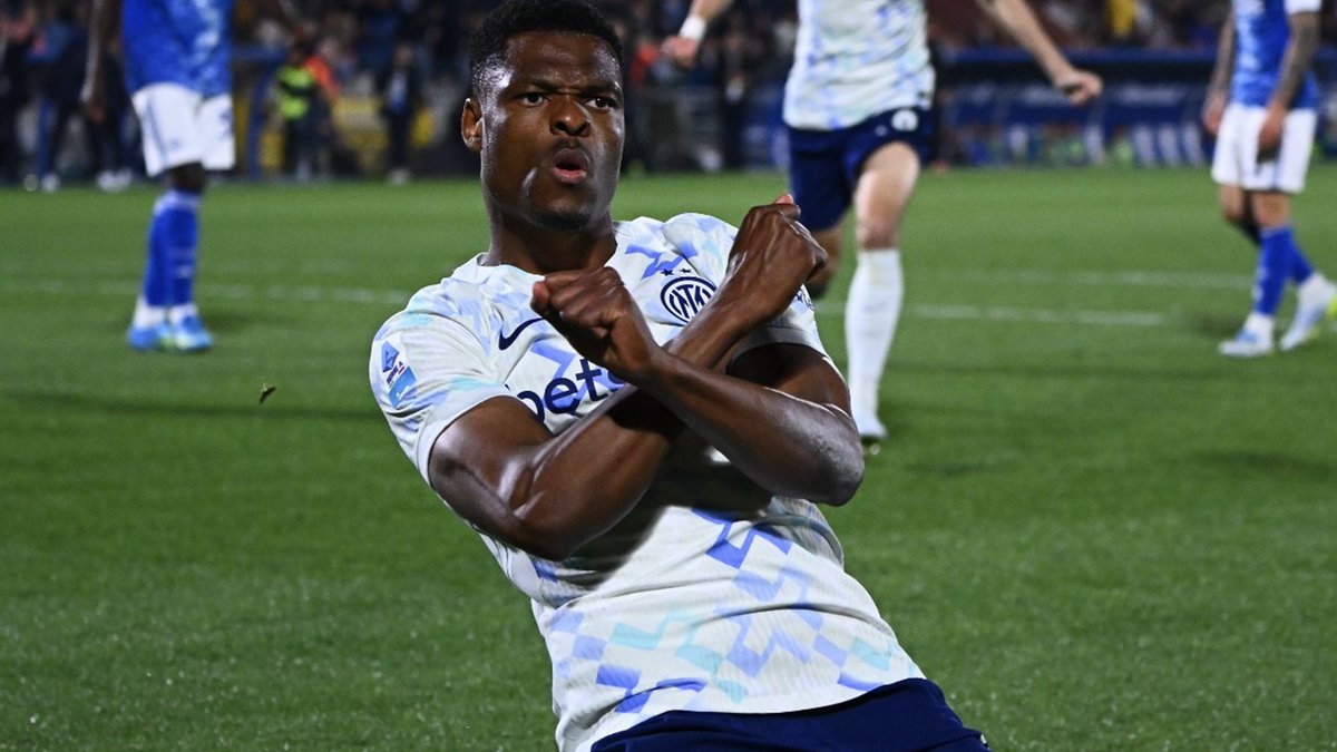 Uncle Sharma 🎙️ tweet media