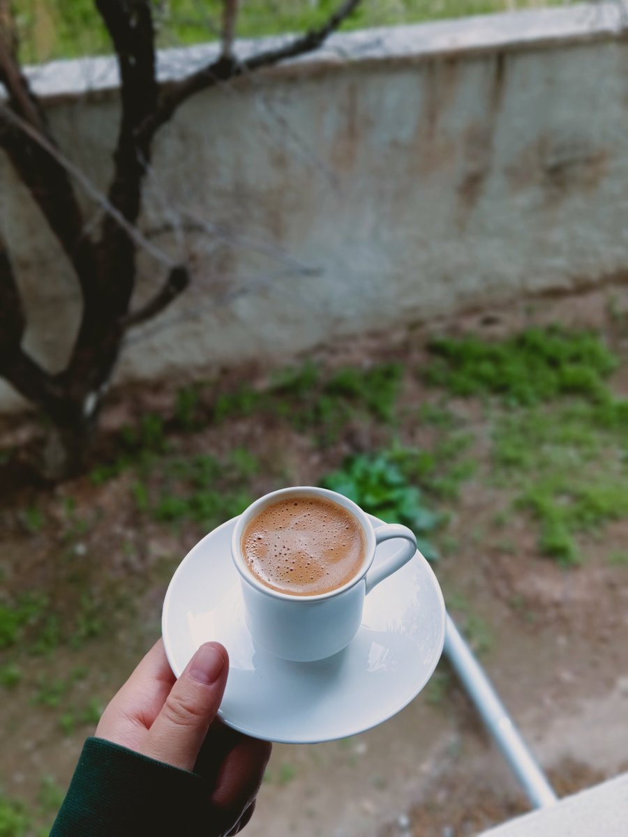 ivoblomov's tweet photo. 🧷büyüyen yalnızlığımız 
                                        12  Nisan` https://t.co/2LB49NoBdy