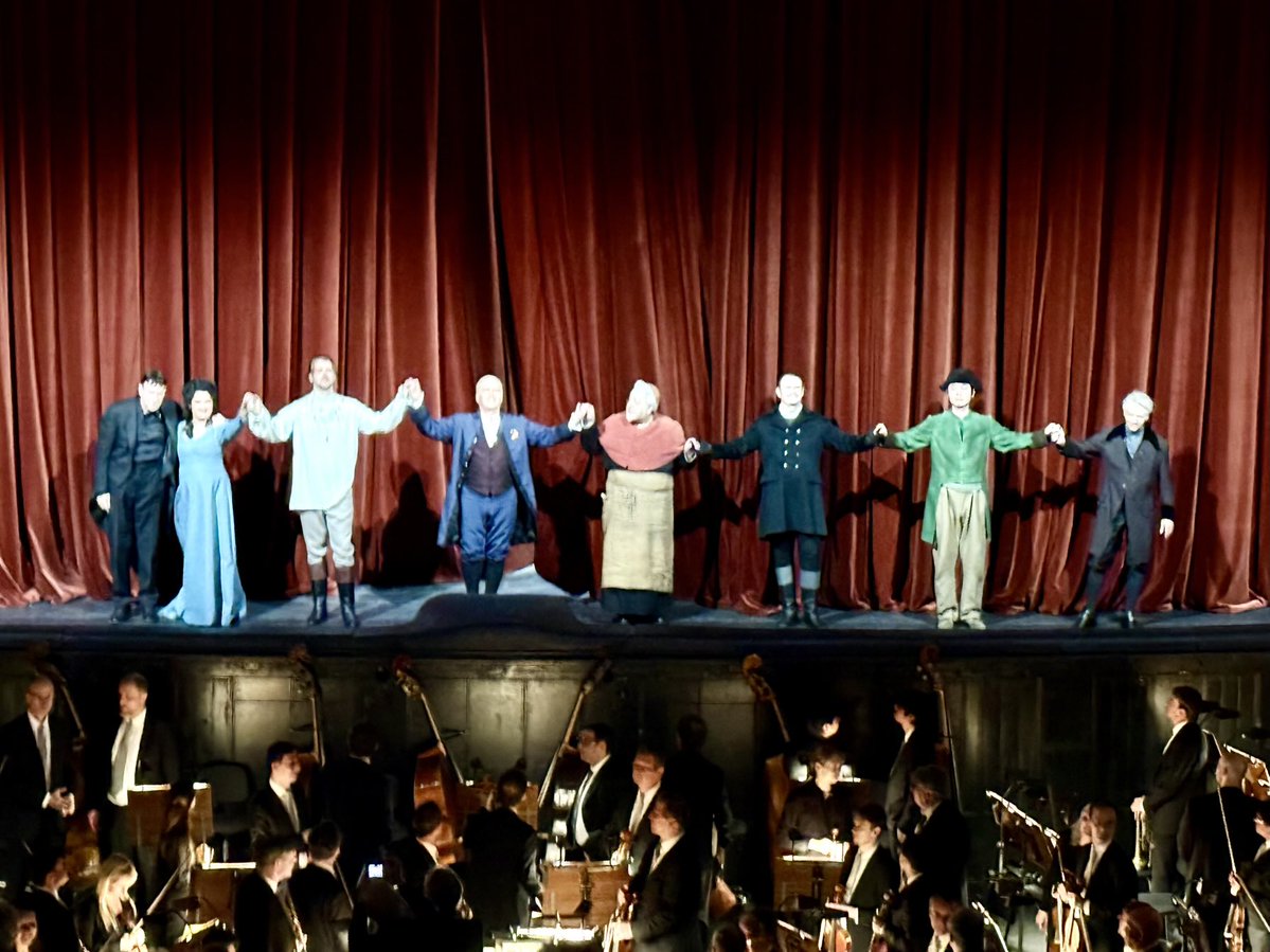 Michael Bronstein @ICLR2026 tweet media